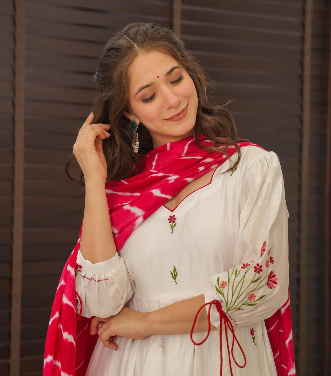 Off-White Chanderi Embroidered Anarkali Kurta Set with Dupatta
