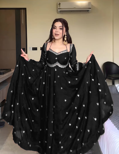 Black Embroidered Anarkali kurti set
