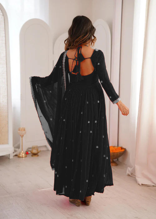 Black Embroidered Anarkali kurti set